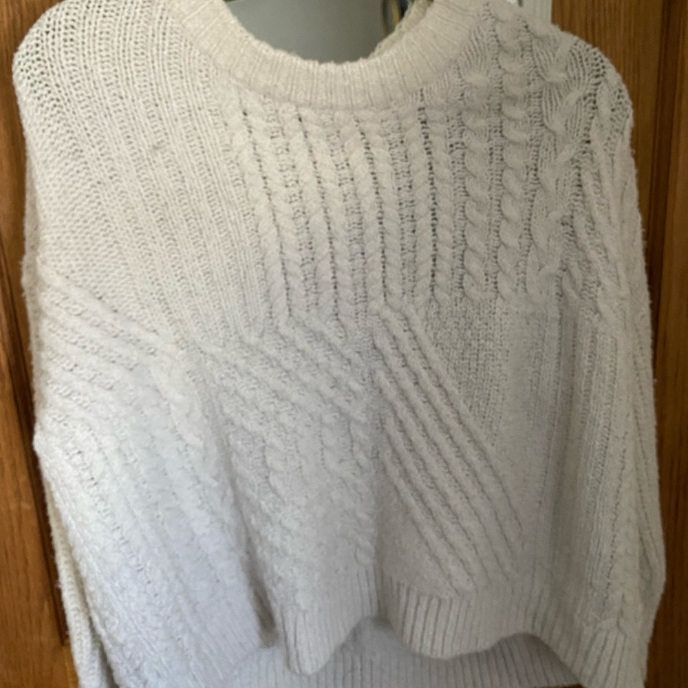 Old navy white sweater